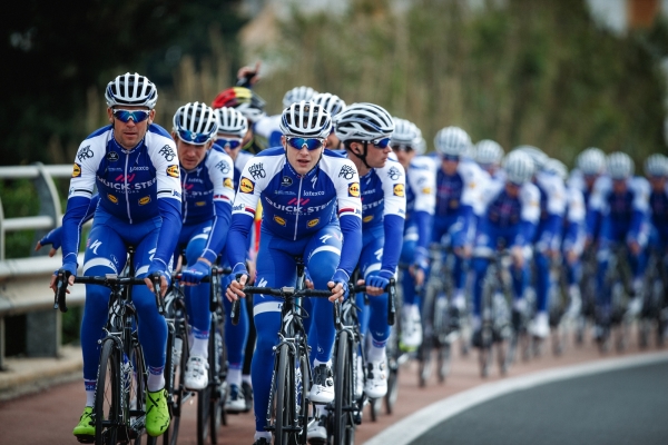 PLOEGVOORSTELLING 2017 QUICK-STEP FLOORS CYCLING TEAM