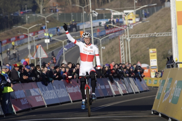 Joris Nieuwenhuis (Sunweb) wint UCI Cyclocross World Cup U23.
