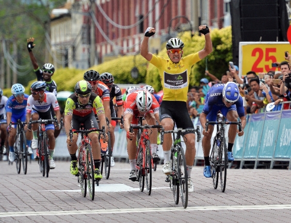 Ryan Gibbons wint in het geel de 5e rit in Tour de Langkawi.