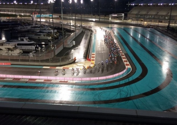 Caleb Ewan siegt auf der Formel 1 Rennstrecke in der 4. und letzten Etappe in Abu Dhabi