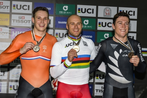 Harrie Lavreysen wint zilver op sprint. Als debutant op het WK.