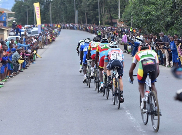 Die kurze  6. Etappe in der Tour du Ruanda: Die Mauer von Kigali brachte die Entscheidung