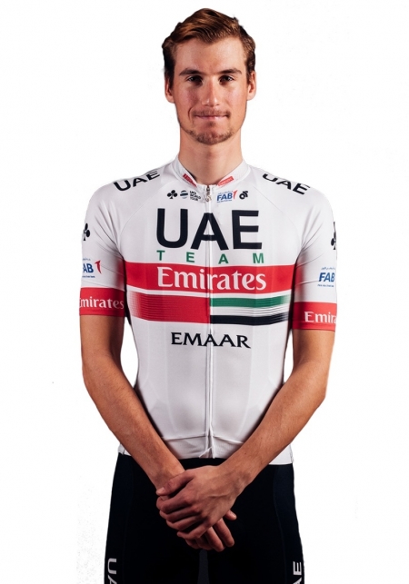 Tom Bohli, Schweiz, zeigt sein neues Arbeitskleid im UAE-Team Emirates 2019