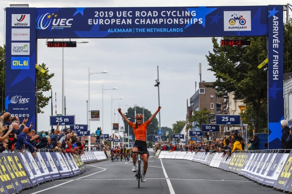 GLORIE VOOR ILSE PLUIMERS OP DERDE DAG EUROPESE KAMPIOENSCHAPPEN