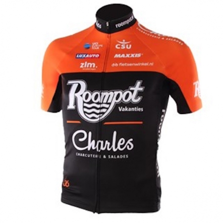 Das ProContinental Team Roompot-Charles aus den Niederlanden zieht den Stecker