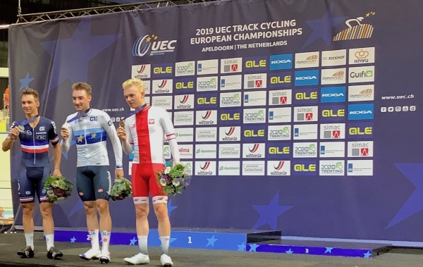 Opnieuw Europese trui voor Elia Viviani in Apeldoorn.