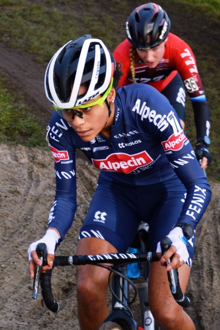 Eerste nationale titel voor Ceylin del Carmen Alvarado Elite veldrijden 2020.