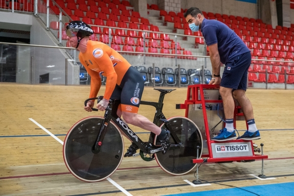 Van den Berg wint bike-off voor startpositie teamsprint Olympische Spelen