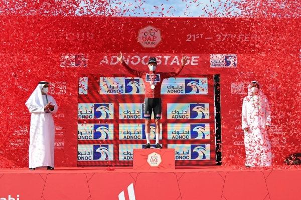 Pech voor Mathieu van der Poel in UAE-Tour