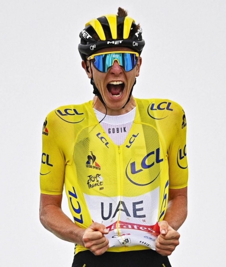 108. Tour de France 17. Etappe: Leader Tadej Pogacar sitzt fest im Sattel