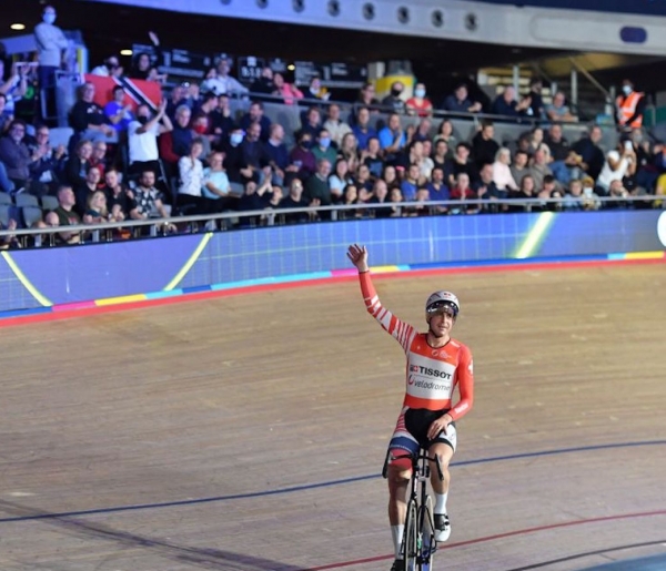 Claudio Imhof gewinnt das Scratchrennen an der UCI Champions League in London