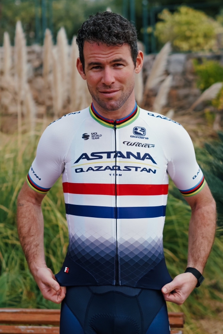 Mark Cavendish hat einen Vertrag für 2023 bei AstanaQazaqstan erhalten