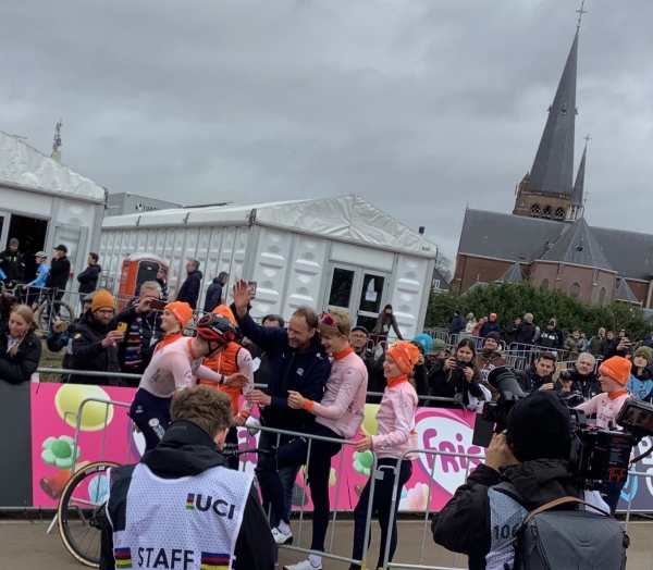 Eerste goud op WK Veldrijden 2023 in Hoogerheide voor Nederland.