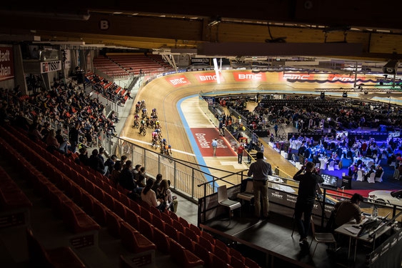 EUROPESE KAMPIOENSCHAPPEN OP DE BAAN IN GRENCHEN VAN START