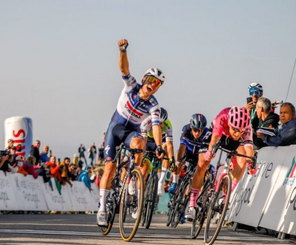 49.Volta ao Algarve 2. Etappe: Bergankunft mit einem Sieg des Dänen Magnus Cort