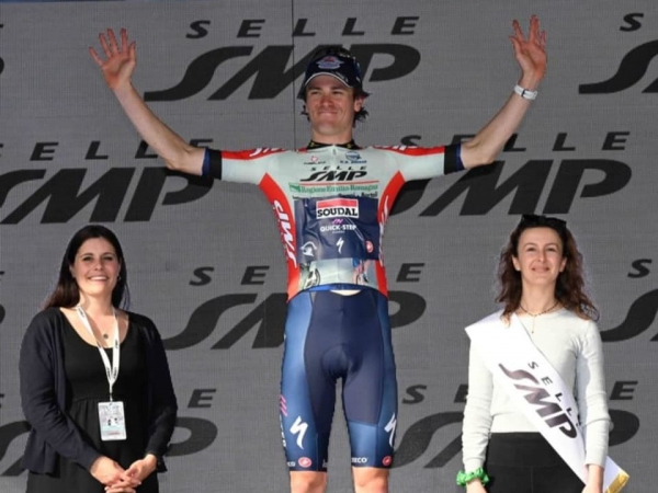 Mauro Schmid gewinnt das Etappenrennen Coppi e Bartali 2023