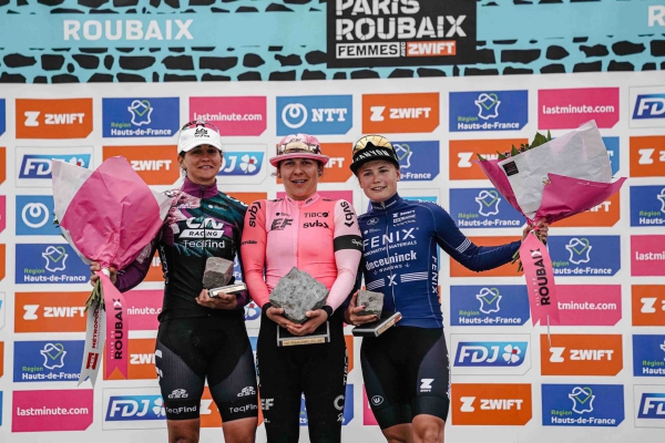 Alison Jackson (Canada) wint de 3e Parijs-Roubaix 2023