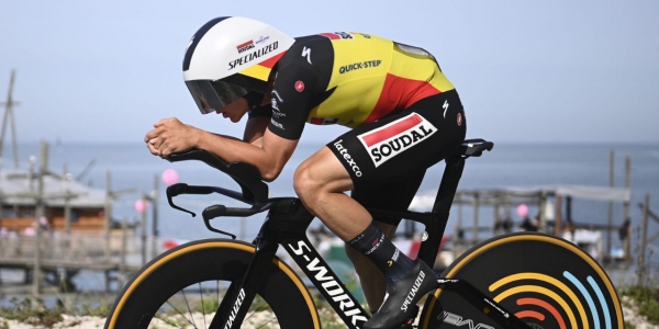 106. Giro d’Italia 1. Etappe: Klarer Sieg von Remco Evenepoel im Zeitfahren