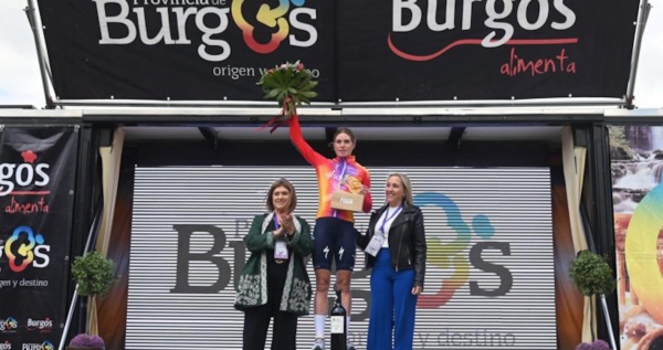Lorena Wiebes, die Leaderin wird auf Rang 3 der 2. Etappe in Burgos zurückversetzt
