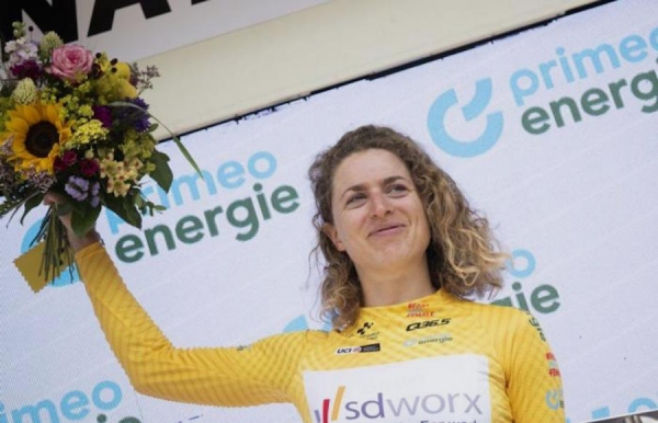 Tour de Suisse Women 2023: Marlen Reusser am Ziel ihrer Tour de Suisse Träume
