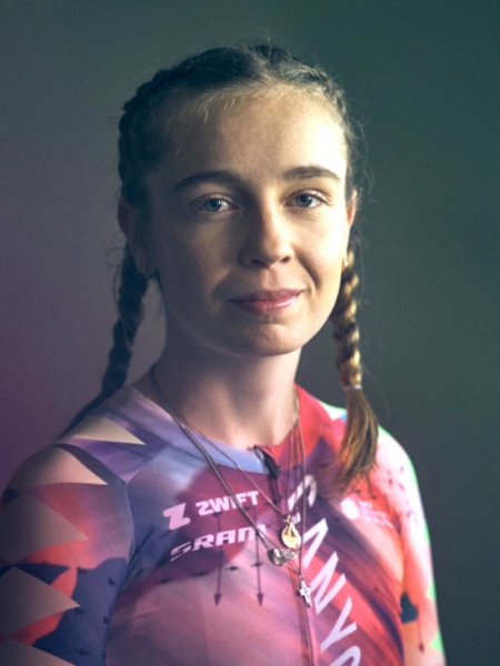 Halbzeit im Giro Donne 2023: Spektakulärer Sturz von Elisa Longo Borghini
