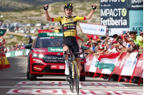 Sepp Kuss wint zware bergetappe maar komt 8 seconden tekort voor de Rode Trui