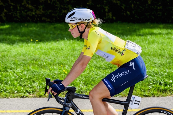 2. Tour de Romandie Féminin: Demi Vollering, Niederlanden, die Siegerin, Marlen Reusser Rang 3