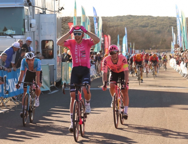 54. Etoile de Bessèges 4. Etappe: Samuel Leroux schlägt Stefan Bissegger im Sprint