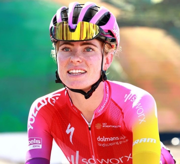 Elise Chabbey, Schweiz und Demi Vollering, Niederlanden, im gleichen Team