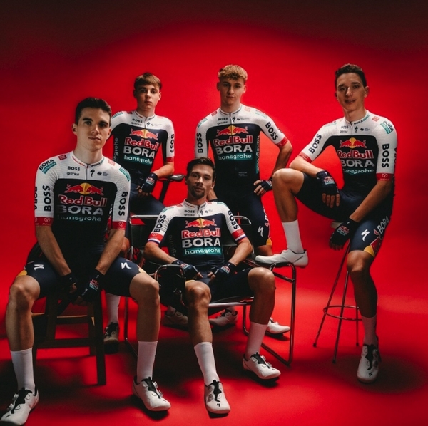 Auch Red Bull-Bora-hansgrohe fahren 2025 im neuen Tenue