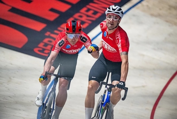 Halbzeit am Bremer 6-days in 4 Nächten – Lukas Rüegg gut im Rennen