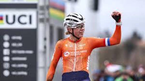 Radcross WM 2025: Anja Grossmann Rang 4 bei den U-19 – Van Empel 3. Titel bei den Elite Frauen
