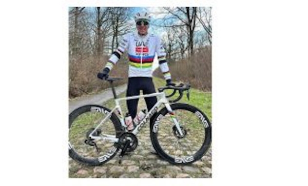 Tadej Pogacar trainiert im Wald von Arenberg – fährt er  Paris-Roubaix 2025 ?