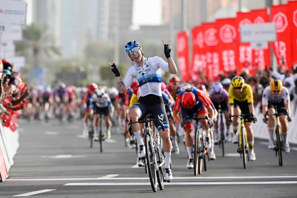 Hattrick voor Lorena Wiebes in UAE-Tour