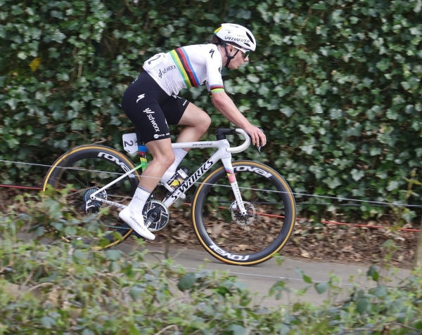 Lotte Kopecky gaat voor derde zege in de Ronde van Vlaanderen.