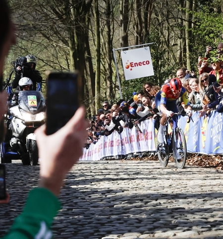 MADS PEDERSEN WINT SOLO GENT – WEVELGEM.