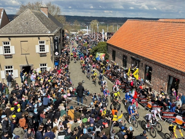 Die Weltmeister siegen an der Flandern Rundfahrt 2025 – wieder starker Stefan Küng