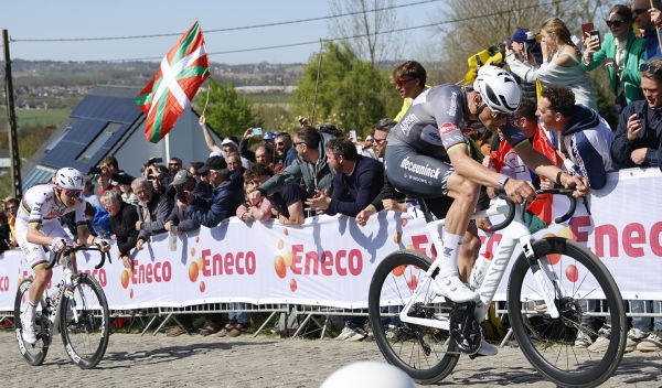 Pogacar wint voor een tweede keer de Ronde van Vlaanderen.
