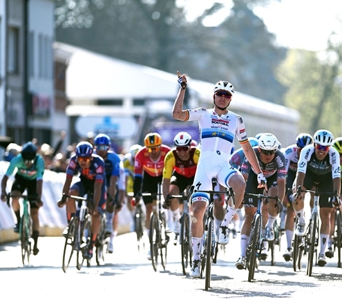 Back-to-back zege voor Tim Merlier in de Scheldeprijs te Schoten