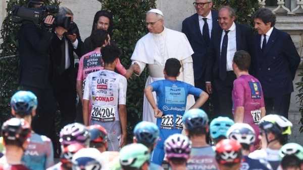 108. Giro endet in Rom mit Sieg von Simon Yates und Halt beim Papst