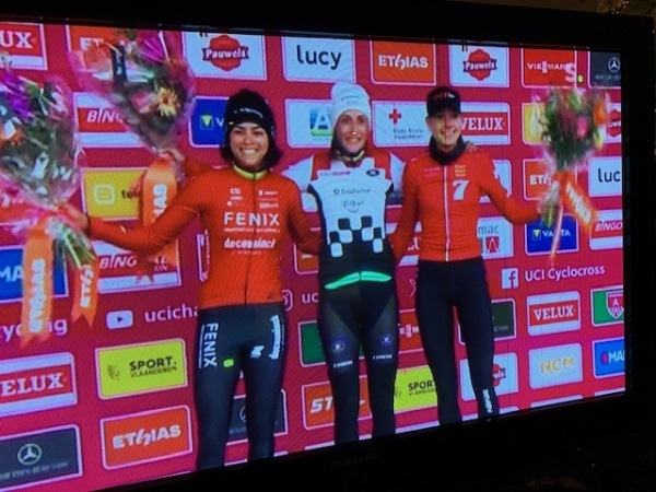 Lucinda Brand weer ongenaakbaar in Antwerpen.