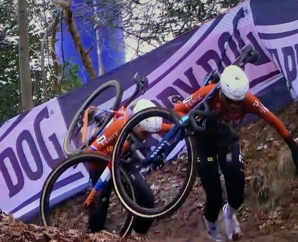 Ceylin Alvarado nieuwe Nederlands kampioen veldrijden dames 2026 in Huijbergen