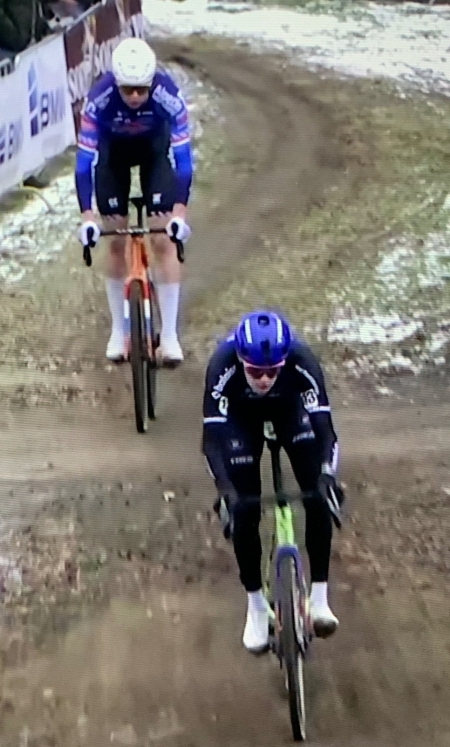 Tibor del Grosso prolongeert nationale titel veldrijden in Huijbergen.