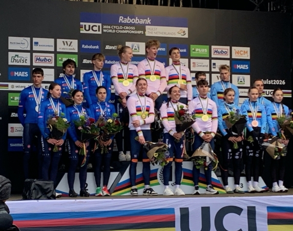 Eerste goud op WK Cyclo-Cross in Hulst voor Nederland.