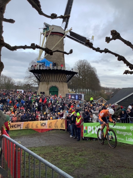 Achtste wereldtitel record Mathieu van der Poel bij WK cyclocross in Hulst.