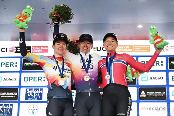 Anna van der Breggen rijdt ijzersterke Trofeo Alfredo Binda en eindigt als tweede.