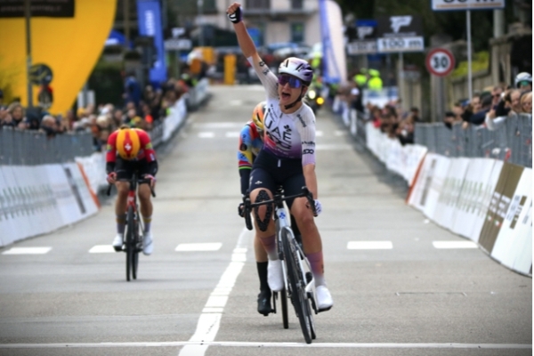 Karlijn Swinkels wint de Trofeo Alfredo Binda – Comune di Cittiglio