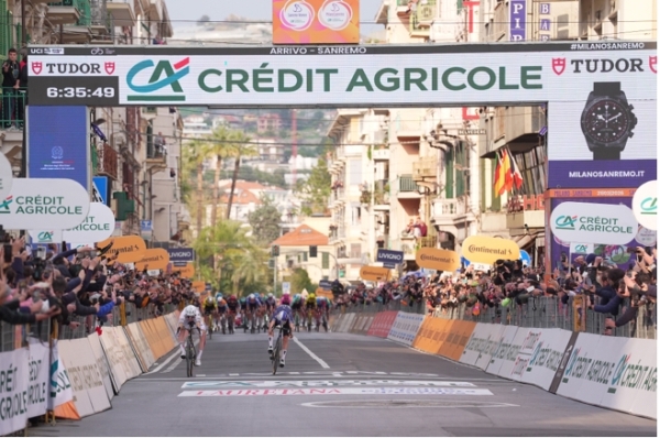 TADEJ POGACAR WINT DE 117e  MILAAN-SANREMO