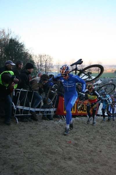 NK veldrijden 2009 Huijbergen in de steigers