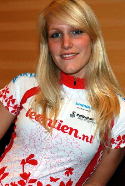 Van De Ree, Monique